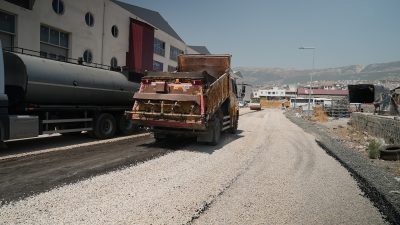 Yeni Sanayi Sitesi’nin Yolları Yenileniyor Kahramanmaraş’ın üretim ve ticaret hayatında önemli bir yere sahip olan