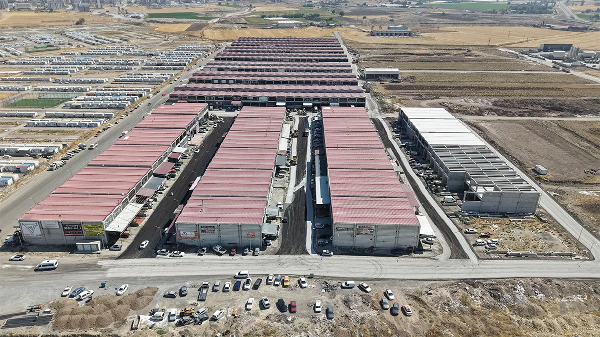 Büyükşehir, Yeni Sanayi Sitesi’nde 3 Kilometrelik Yolu Asfaltla Buluşturdu 1 buyuksehir yeni sanayi sitesinde kilometrelik yolu asfaltla bulusturdu