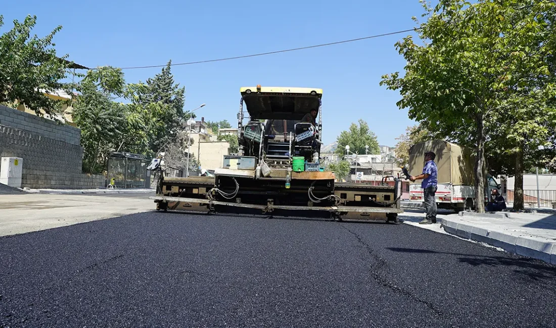 Kahramanmaraş Büyükşehir Belediyesi, şehir genelinde sürdürdüğü ulaşım yatırımlarına hız kesmeden