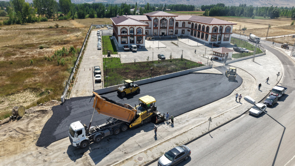 Kahramanmaraş Büyükşehir Belediyesi, şehir genelinde vatandaşların daha konforlu ve güvenli