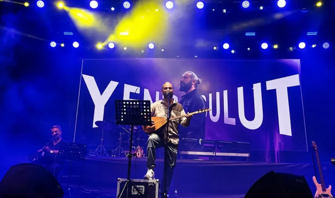 KAFUM Fuar Alanı Bulut ve Yavuz’un Ezgileriyle Şenlendi Vatandaşlar tarafından da ilgiyle karşılanan konserde saat 20.00’da sahne alan