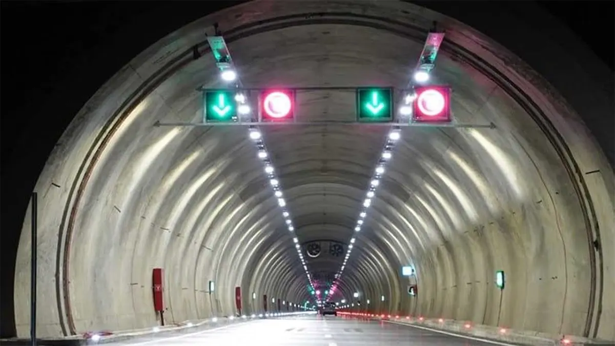 Kahramanmaraş-Göksun Yolunu Kullananlar Dikkat! Tünellerde EDS Resmen Devrede Kahramanmaraş ile Göksun arasındaki tünel geçişlerinde trafik güvenliğini artırmak amacıyla