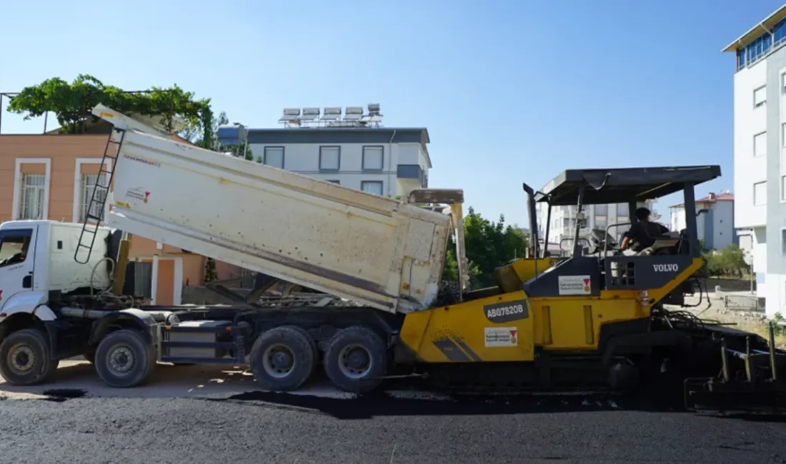 Pazarcık’ta Yollar Büyükşehir’le Yenileniyor Program kapsamında Menderes, 15 Temmuz, Çamlıtepe ve Ahmet Bozdağ mahallelerinde