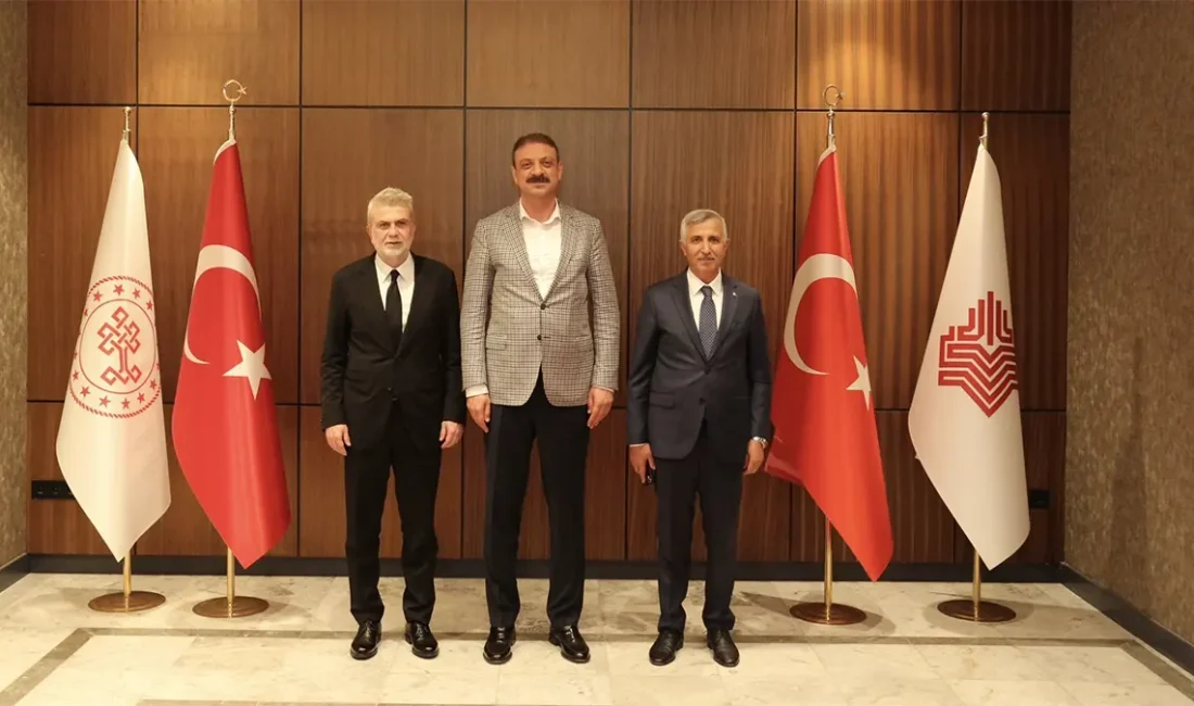 Vali Ünlüer ve Başkan Görgel’den Vakıflar Genel Müdürlüğü’ne ziyaret Kahramanmaraş Büyükşehir Belediye Başkanı Fırat Görgel, Vali Mükerrem Ünlüer ile