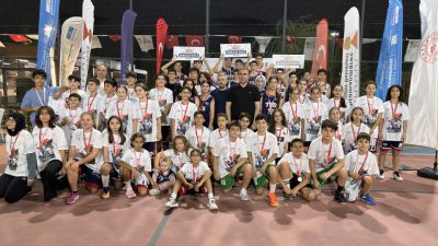 Büyükşehir Belediyesinin alt yaş kategorilerinde düzenlediği spor faaliyetleri ile hem