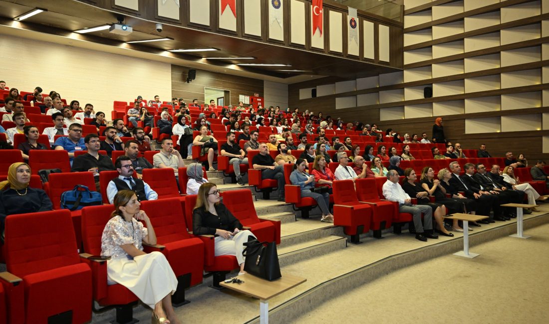 Sağlık Uygulama ve Araştırma Hastanesi (SUAH) Konferans Salonunda gerçekleştirilen etkinliğe