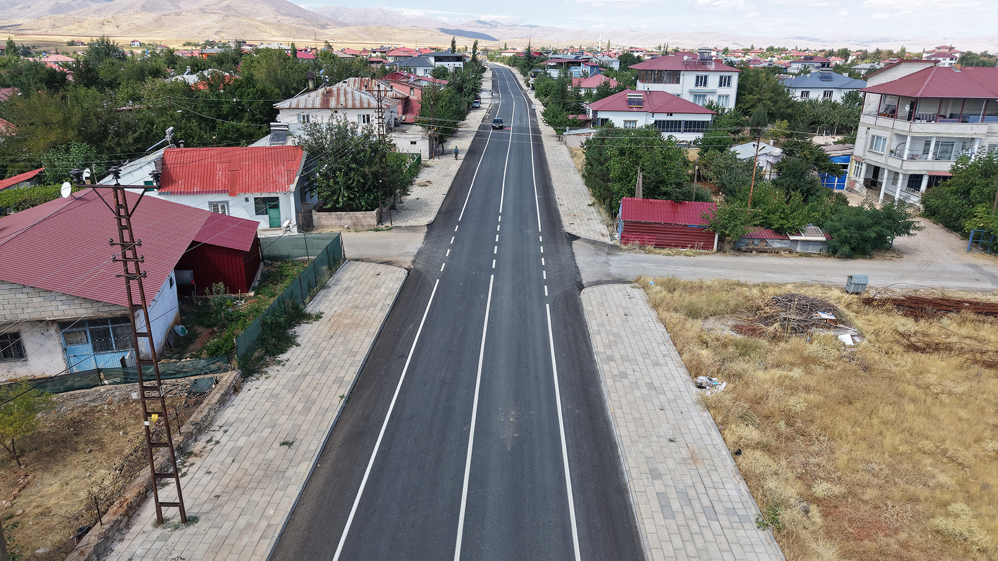 Büyükşehir, Afşin’de 3 Mahallenin Ulaşımını İyileştiren Yol Yatırımını Tamamladı 1 Afsin Alpaslan Mahallesi