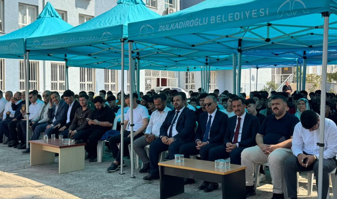 Dünya birincisi hafız Kahramanmaraş’ta Kur’an ziyafetinin ardından Mehmet Akif Işık, Mehmet Ali Sarıtürk ve