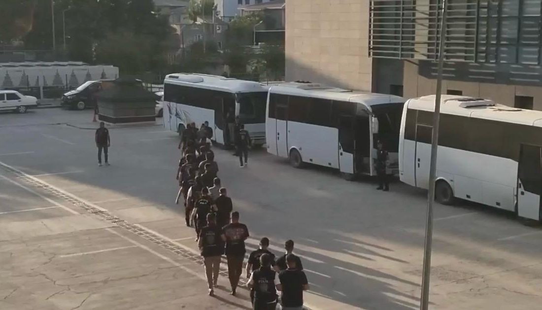 Kahramanmaraş merkezli yasa dışı bahis operasyonunda 67 şüpheli tutuklandı Soruşturmada ayrıca yasa dışı bahis gelirlerinin “altın alımı” açıklamasıyla farklı