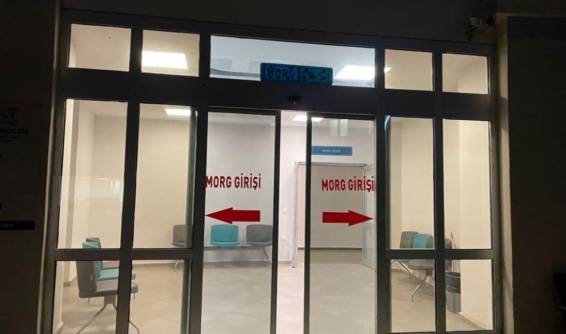 Kazada motosiklet sürücüsü E.K. ile yolcu A.T. yaralandı. İhbar üzerine