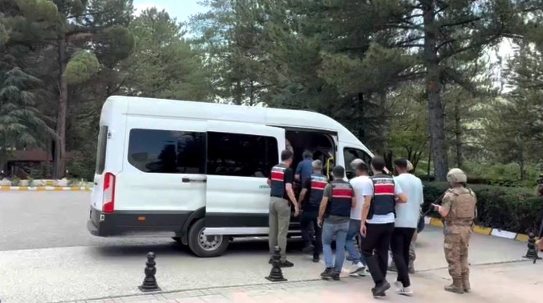 28 ilde DEAŞ operasyonu: 83 şüpheli yakalandı İl Jandarma Komutanlıklarınca Adana, Adıyaman, Afyonkarahisar, Ağrı, Aksaray, Amasya, Ankara,