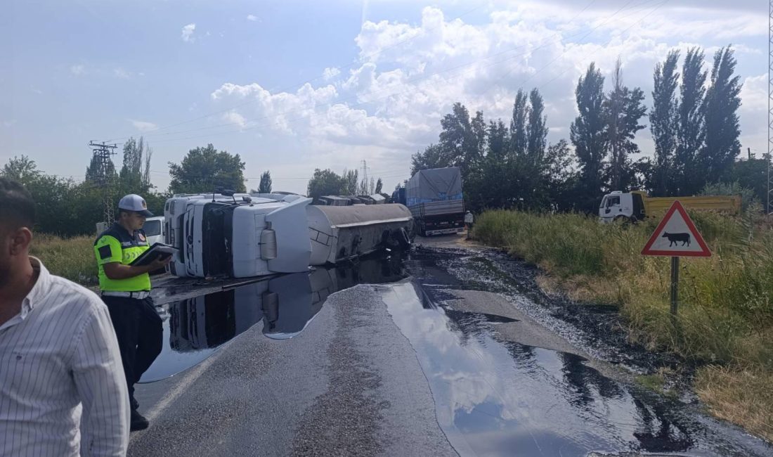 Kahramanmaraş’ta iki tır çarpıştı: 2 yaralı Edinilen bilgilere göre, Ferhat T’ın kullandığı 33 ACG 372 plakalı
