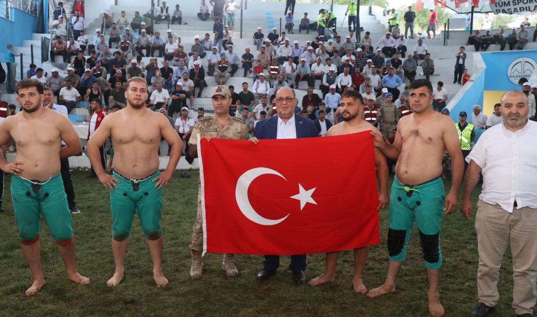 Bertiz’in Boyalı Mahallesi’nde düzenlenen şalvar güreşleri, bölgenin spor ve kültür