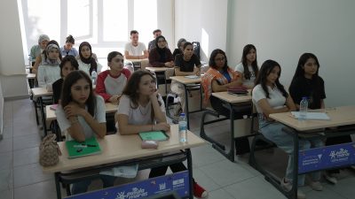 Kahramanmaraş Büyükşehir Belediyesi, gençlerin eğitim hayatına katkı sunmak ve sınav