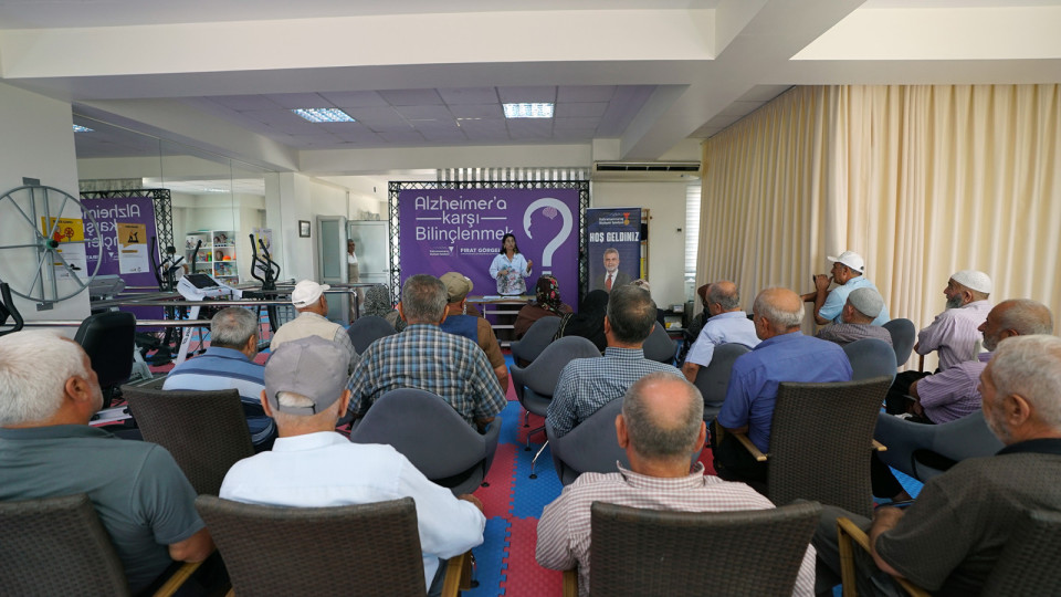 Büyükşehir’den Alzheimer’a Karşı Bilinçlendirme Semineri Kahramanmaraş Büyükşehir Belediyesi ve Kahramanmaraş Sütçü İmam Üniversitesi (KSÜ) iş