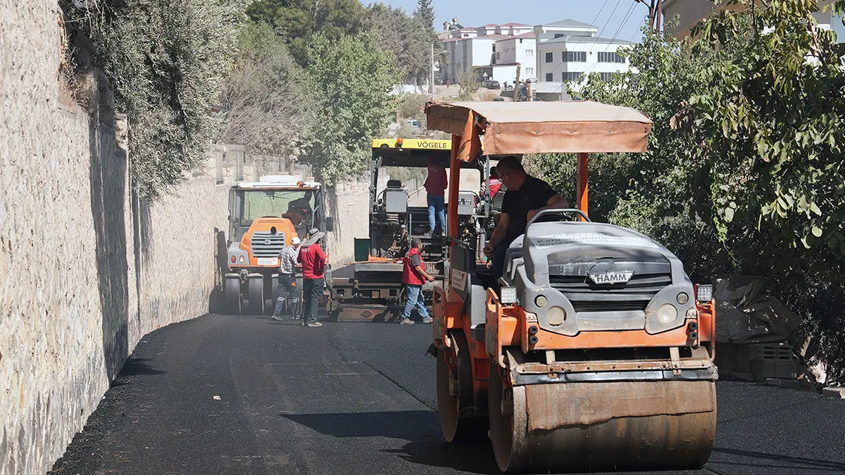 Büyükşehir, Onikişubat Kâtip Çelebi Caddesi’ni Asfaltlıyor Yol yenileme çalışmalarının kesintisiz sürdürüldüğü Onikişubat’ta altyapı çalışmalarının tamamlandığı cadde