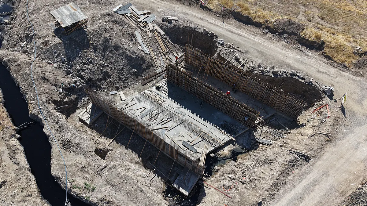 Büyükşehir’den Dulkadiroğlu’na Güç Katacak Bir Köprü Daha Büyükşehir Belediyesi tarafından projelendirilen yeni köprü, teknik özellikleriyle bölge halkına