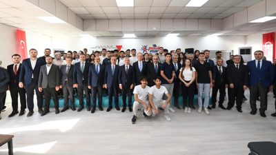 Kahramanmaraş Büyükşehir Belediyesi, Başkan Fırat Görgel öncülüğünde gençlerin eğitim, sosyal