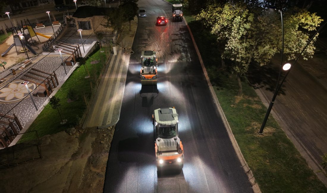 Ahmet Uncu Caddesi Tamamen Yenileniyor Kahramanmaraş Büyükşehir Belediyesi, şehir genelinde ulaşım altyapısını güçlendirmek ve vatandaşlara