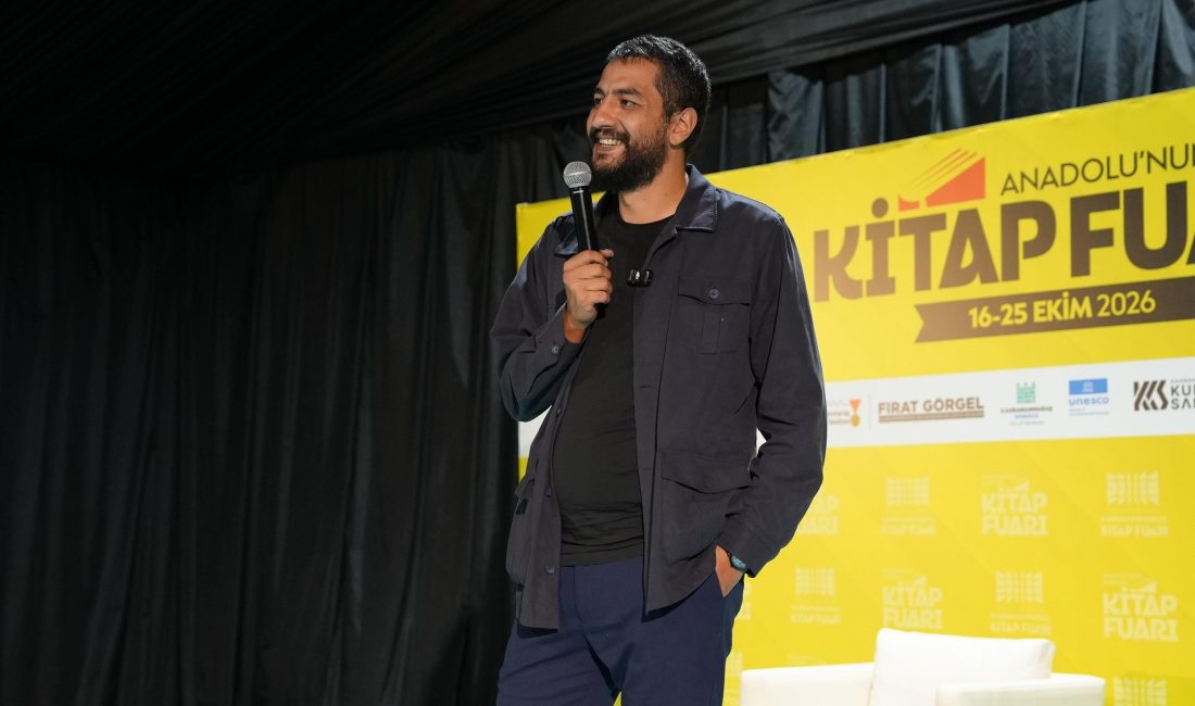 Altay Cem Meriç, Kitap Fuarı’nda İslami İlimleri Anlattı 11. Uluslararası Kahramanmaraş Kitap Fuarı, ikinci gününde de yoğun ilgi