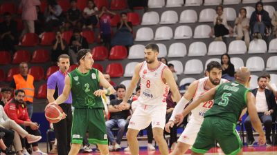 Merkez 1 Spor Salonu'nda saat 18.00'de başlayan karşılaşmada ev sahibi