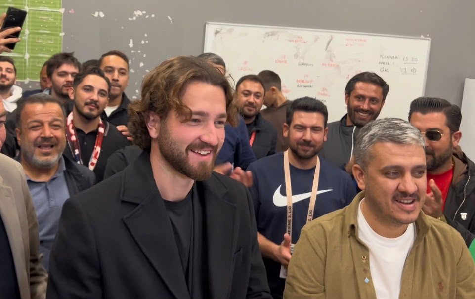 Karşılaşma sonrası soyunma odasında bir araya gelen futbolcular, Kahramanmaraş İstiklalspor
