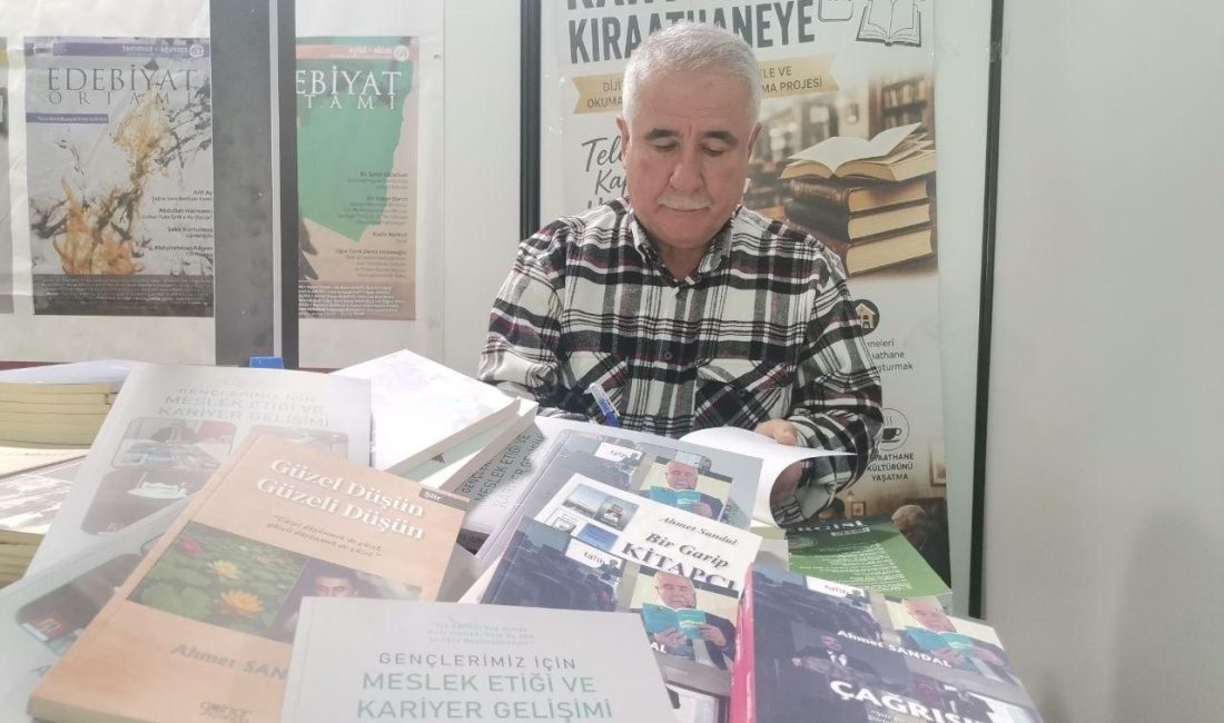 Sandal, kültürel çalışmalarını sivil toplum alanında da sürdürüyor. Bu kapsamda