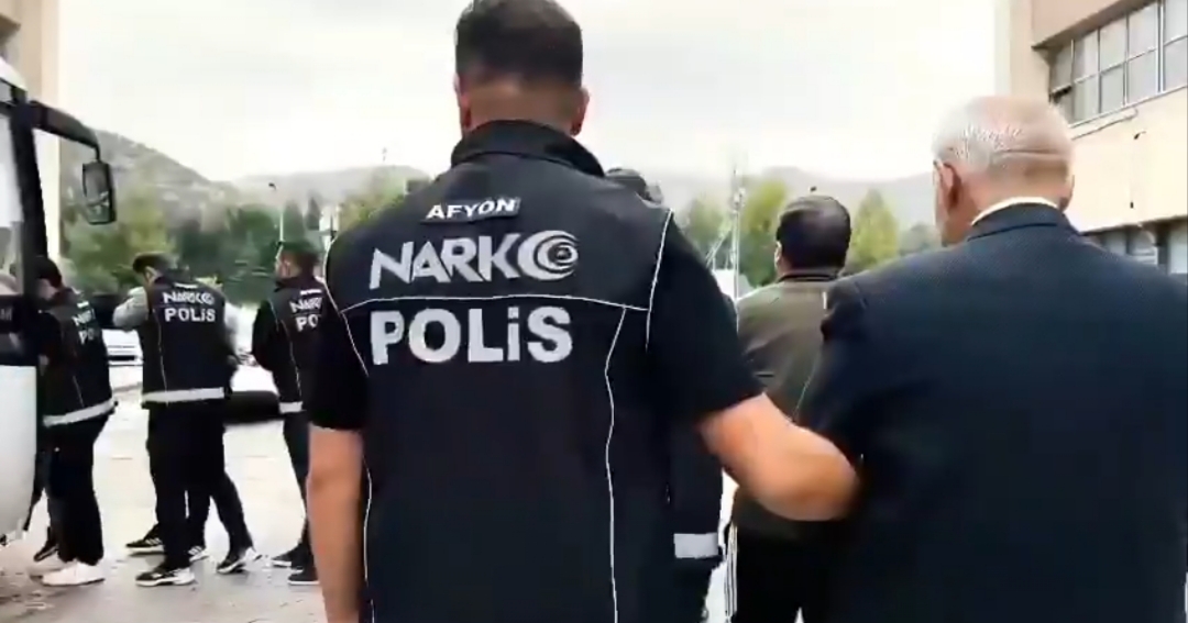 Operasyonlar; İl Emniyet Müdürlüklerince 1.945 ekip, 4 bin 863 personel,
