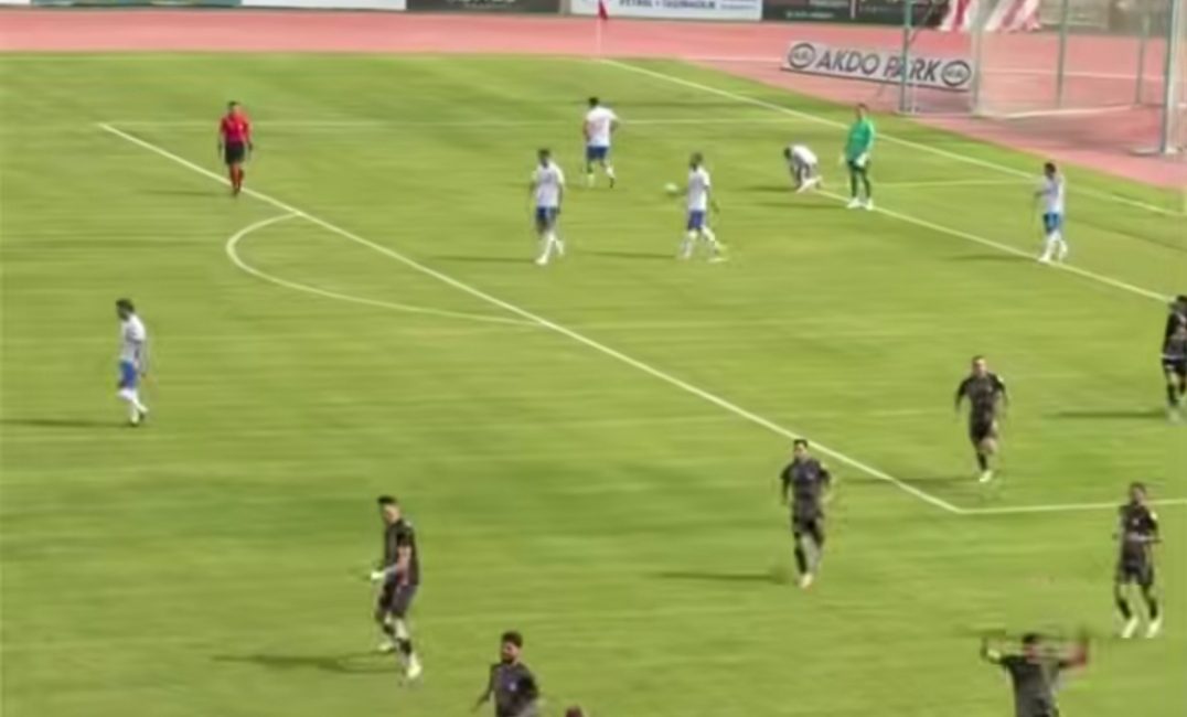 Karşılaşmaya etkili başlayan İstiklalspor, ilk 45 dakikada rakibine karşı oyun