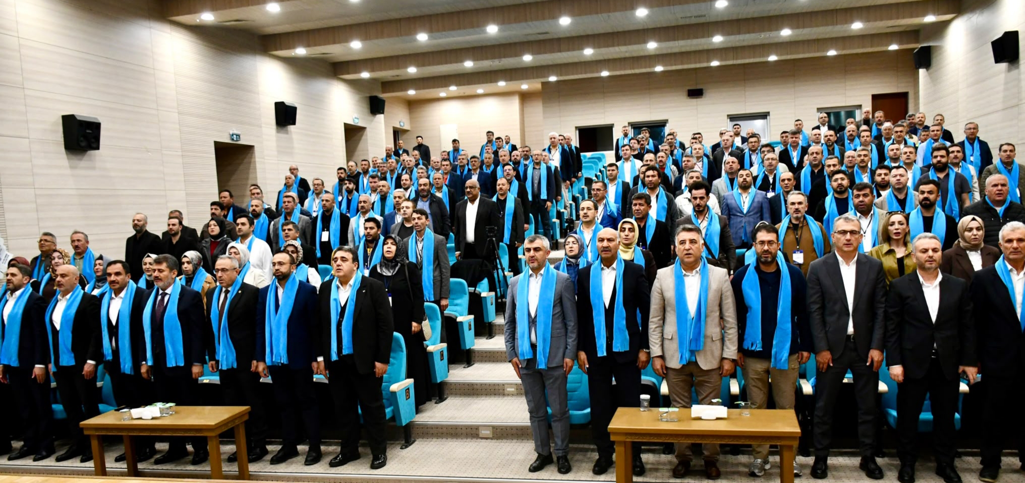 Eğitim-Bir-Sen Kahramanmaraş’ta 8. Olağan Genel Kurul Heyecanı Konuşmasına sendikanın kurucu Genel Başkanı Mehmet Akif İnan başta olmak