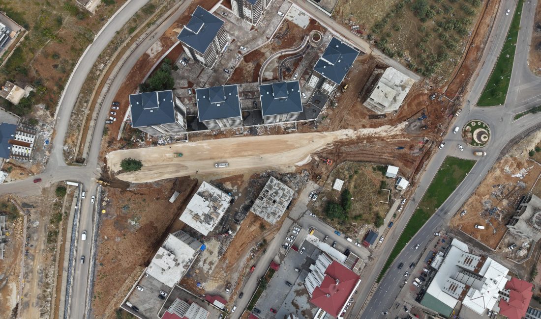 Kahramanmaraş Büyükşehir Belediyesi, şehir genelinde ulaşım altyapısını güçlendirmeye ve trafik