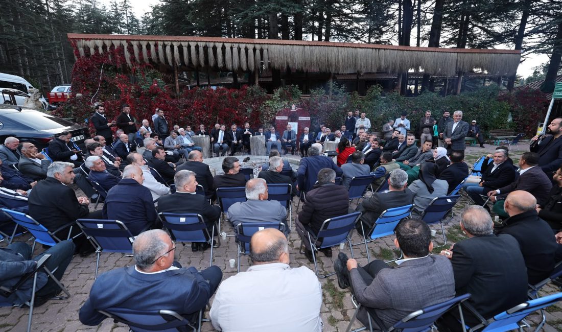 Konuşmasına muhtarları sevgi ve saygıyla selamlayarak başlayan Onikişubat Belediye Başkanı