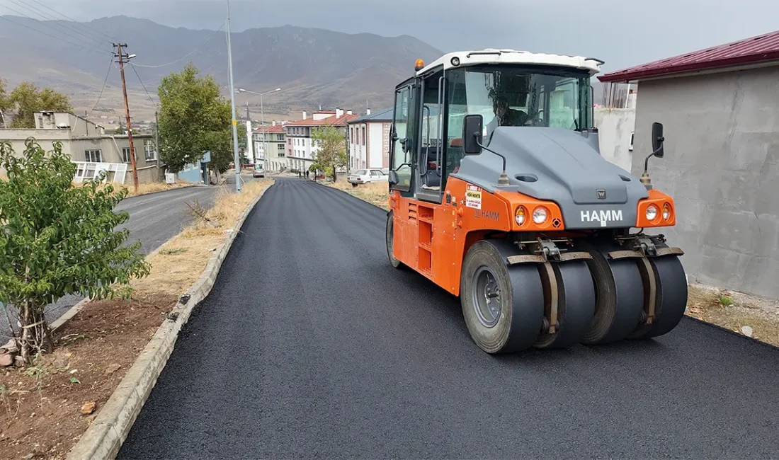 Büyükşehir’den Ekinözü’nde Altyapının Ardından Asfalt Mesaisi Kuzey İlçeleri Dairesi Başkanlığınca Ekinözü ilçe merkezinde yürütülen çalışmalar kapsamında