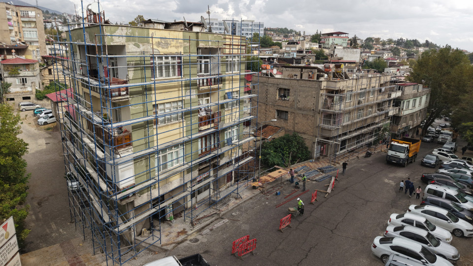 Kahramanmaraş Büyükşehir Belediyesi, şehrin inşa ve ihyası noktasında altyapıdan ulaşıma,
